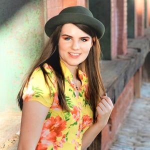 Meet your Posher, Becca